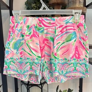 Lilly Pulitzer Katia 5” Shorts in “Croc My World” print